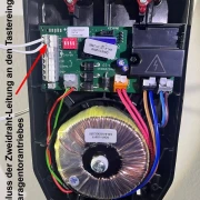   WTS - Funkempfänger 1-Kanal 868 MHz, mit eingelerntem 2-Kanal Handsender S5Q-2K-WTS (KeeLoq), Netzkabel mit Schukostecker 0,5m, 2-adrige Litze 0,5m